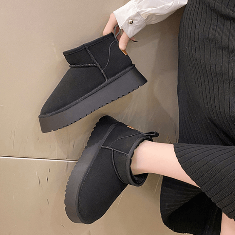 Bota Feminina Cano Curto Preto 8