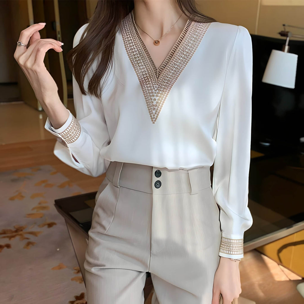 Blusa Decote V com Bordado Branco 3