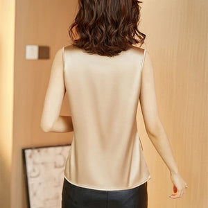 Blusa Decote V com Bordado