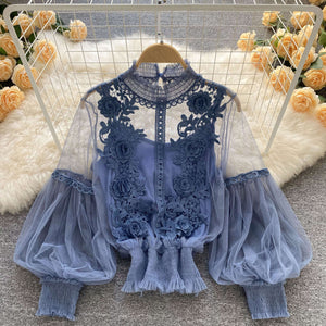 Blusa Feminina de Tule com Detalhes Bordados