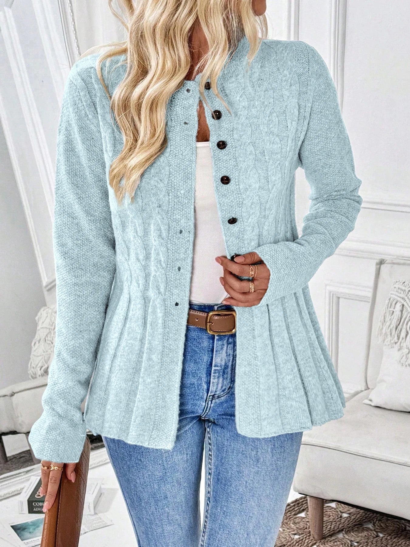 Cardigan de Lã Acinturado com Tranças e Botões Azul Claro 09