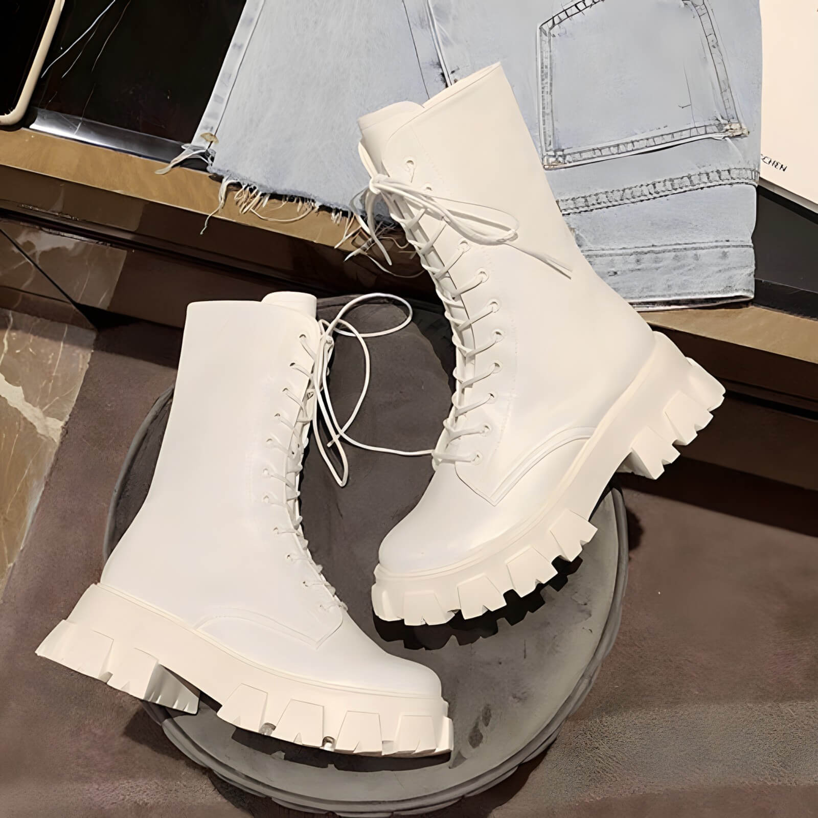 Coturno Feminino Cano Médio Tratorado Castle